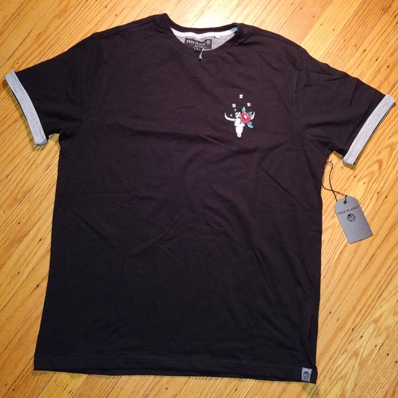 Free Planet Other - FREE PLANET Longhorn Cow Skull T-Shirt | NWT | L Free Planet Other - FREE PLANET Longhorn Cow Skull T-Shirt | NWT | L